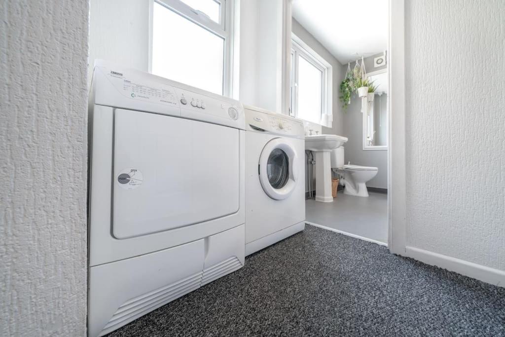 Cosy 2 Bedroom Town House Close To City Centre Belfast Exterior photo